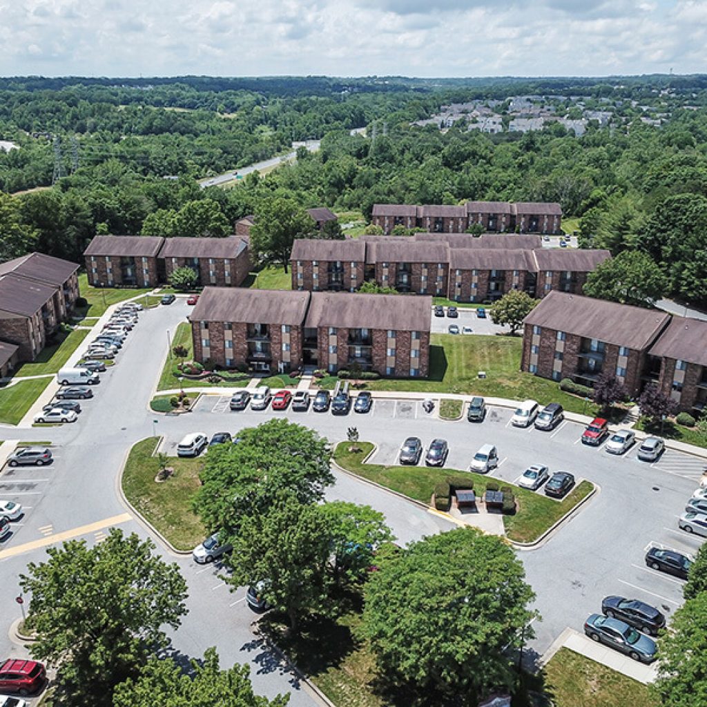 Photo Gallery | Burnam Woods Apartments